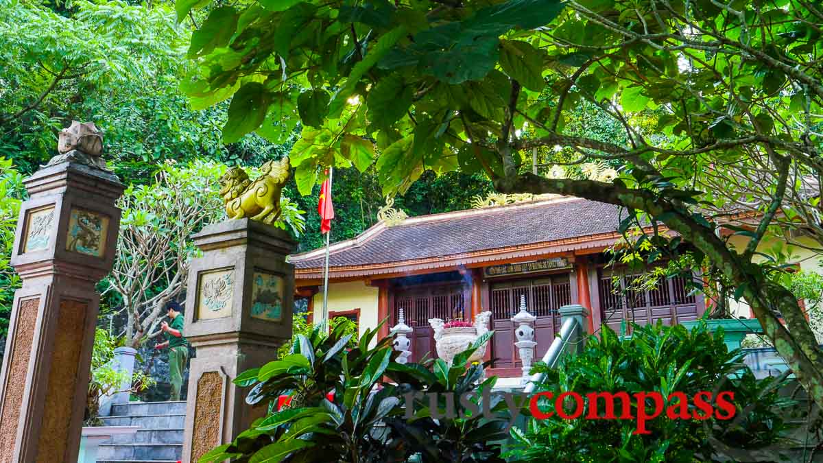8 Lady Cave Memorial, Phong Nha 8 Lady Cave Memorial, Phong Nha